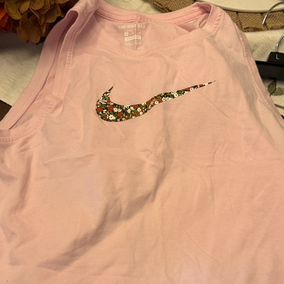 Nike Tank Tops - Picture 1 of 10